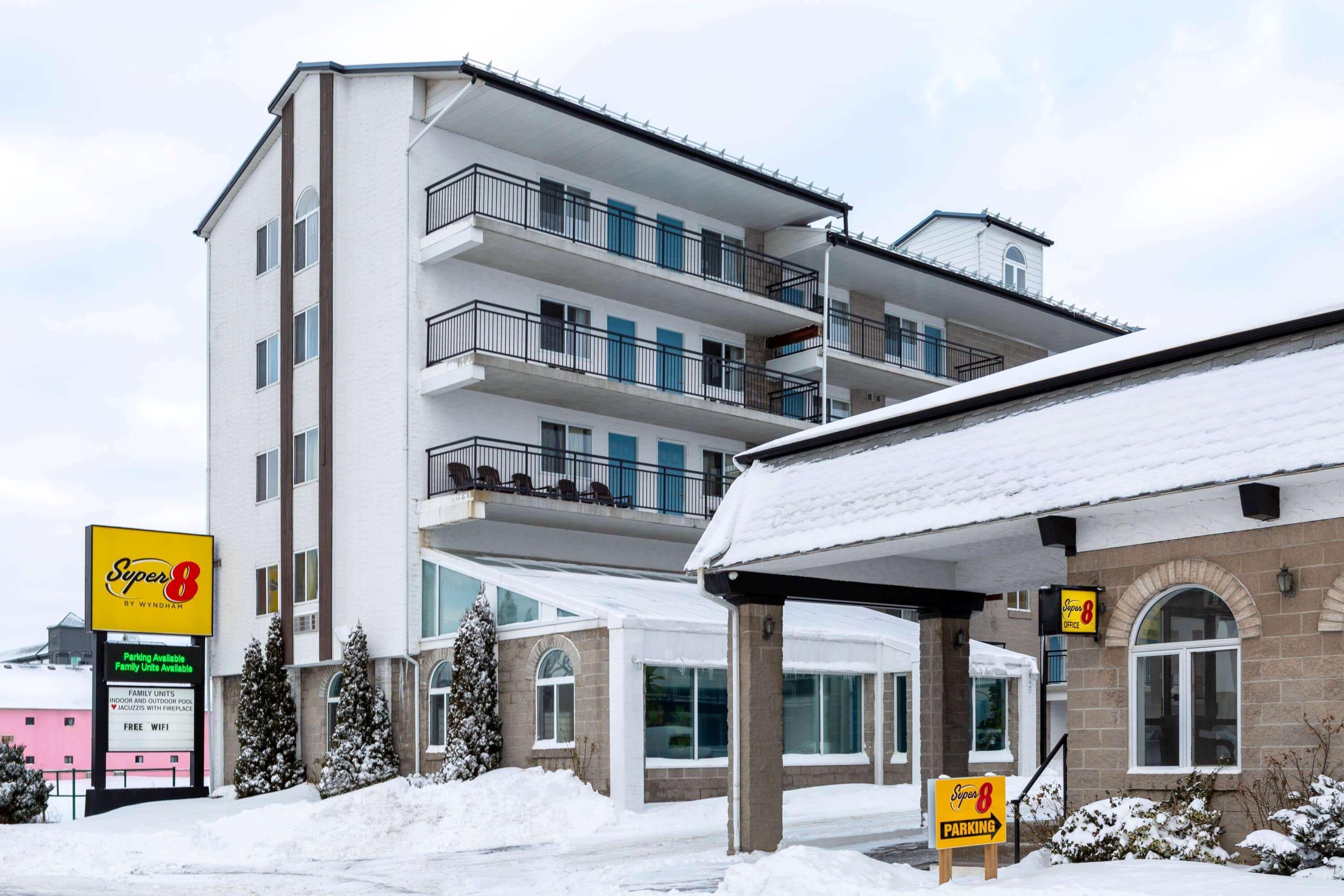 Super 8 By Wyndham Niagara Falls By The Falls Cataratas do Niágara Exterior foto